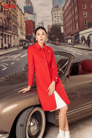 99222D52 - Áo dạ lông cừu đỏ, dáng dài cổ sen, cắt can ngực
