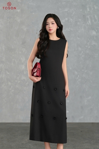 40093B65 - Đầm suông linen đen đính hoa trang trí
