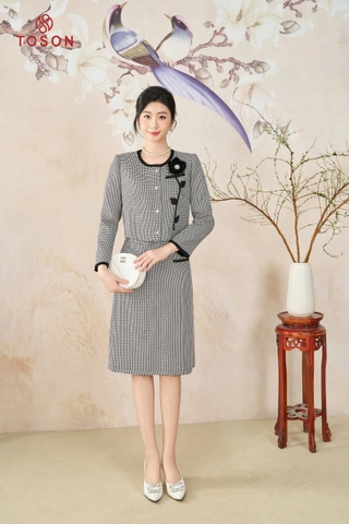 S8350K24 - Set bộ tweet kẻ đen trắng: Vest đính hoa + CV