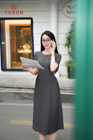 41002B35 - Đầm đen ghi dáng suông
