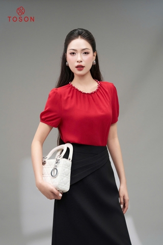 11009D35 - Áo lụa đỏ cổ tết dây đính cườm