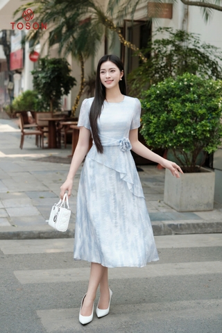 43043H95 - Đầm xòe nơ eo, tơ loang xanh nhạt