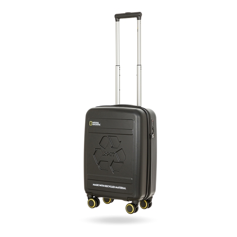 Vali National Geographic N205HA