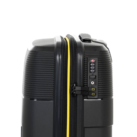 Vali National Geographic N221HA