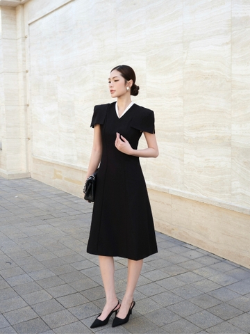 Đầm đen phối cổ trắng Meria WALENTY