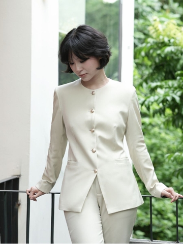 Áo blazer cổ tròn khuy cao Ivory WALENTY