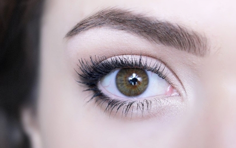 Everything You Need To Know Before You Make An Eyelash Extension Appointment