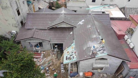 Thi công mái ngói nhà cấp 4: Nhìn đơn giản, làm chuẩn mới khó