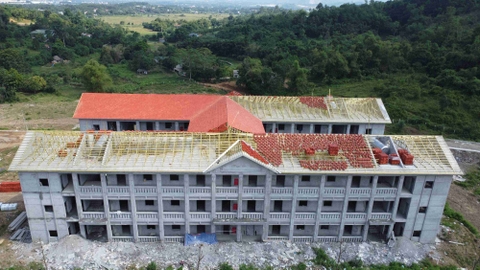 Thi công mái ngói đỏ – Giải pháp mái nhà bền đẹp, chuẩn kiến trúc Việt