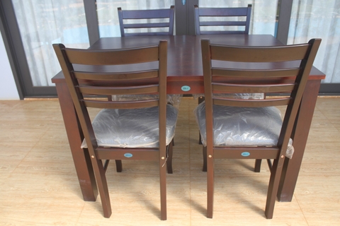 Bàn CN 1m2 + 4 ghế NQ1 mặt nệm (màu gụ)