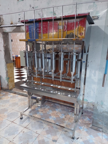 Máy chiết rót nước đóng chai thủ công