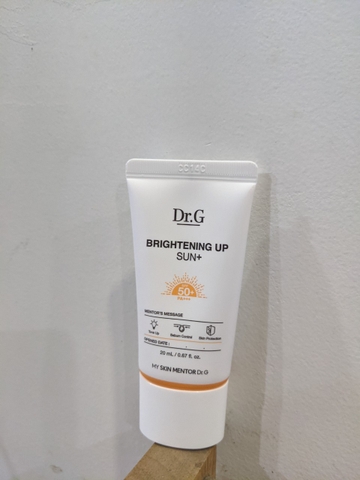 Kem Chống Nắng nâng tông Làm Sáng Da Dr.G Brightening Up Sun SPF50+ PA+++