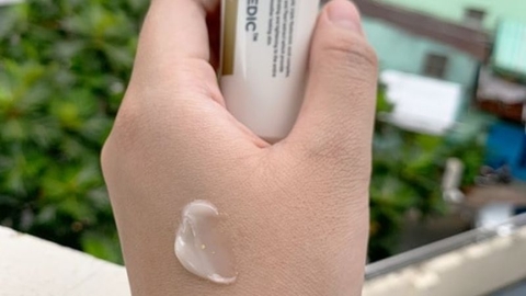 Kem trị thâm mắt, xoá mờ nếp nhăn Sur.Medic+ Perfection 100tm All In One Facial Eye Cream 35ml