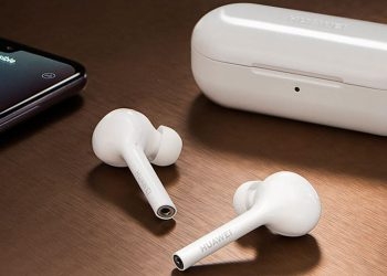 Đây là tai nghe không dây Huawei FreeBuds Lite, đối thủ trực tiếp của AirPods 2
