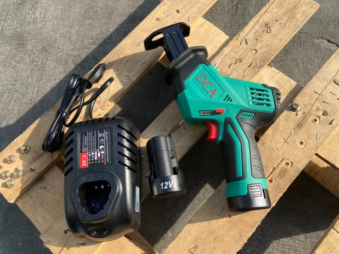 Máy cưa kiếm dùng pin 12V DCA ADJF15EK