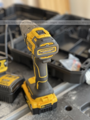 Máy khoan vặn vít dùng pin Dewalt DCD791P2