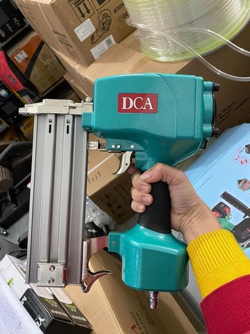 Súng bắn đinh bê tông dùng hơi DCA AST64C
