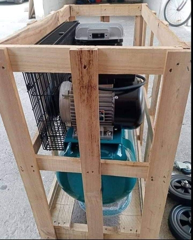 Máy nén khí dây curoa 50Lít 3HP TOTAL TC1300506T chính hãng