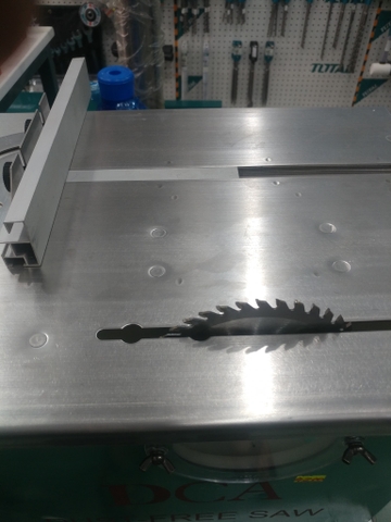 Máy cưa không bụi 1400W DCA AFF02-150 xsafe