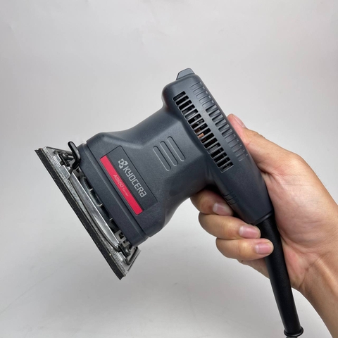 Máy chà nhám cầm tay 550W Kyocera AS550