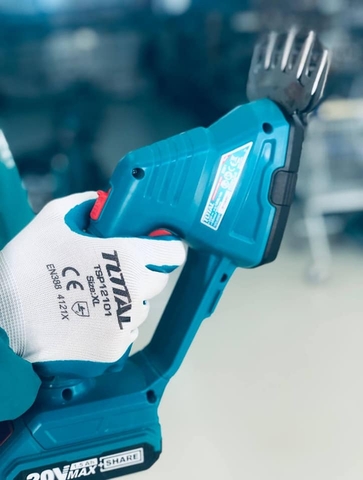 Máy cắt hàng rào dùng pin Total TSTLI2001 20V