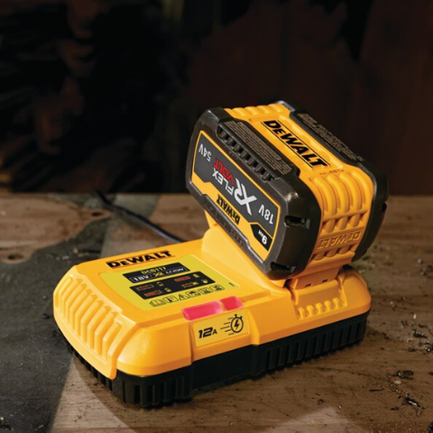 Sạc Nhanh 12ah DEWALT DCB117-KR