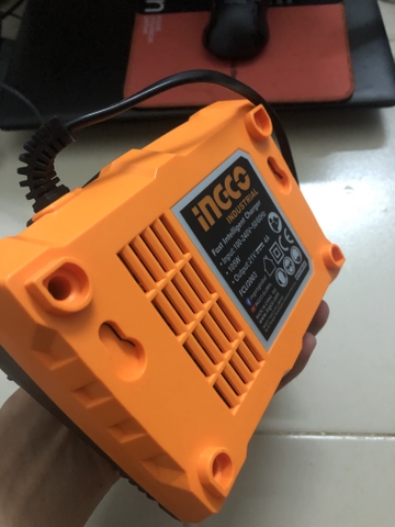 Sạc nhanh 20V INGCO FCLI2003