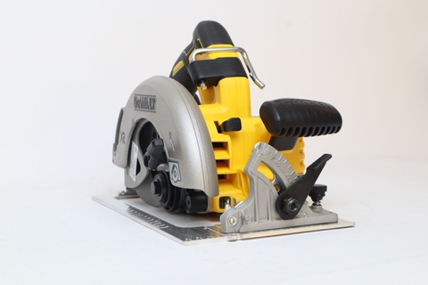 Máy Cưa Đĩa Dùng Pin Li-ion 18v - Dewalt DCS570N-KR