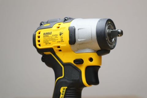 Máy siết bulong dùng pin DeWALT DCF902N (12V)