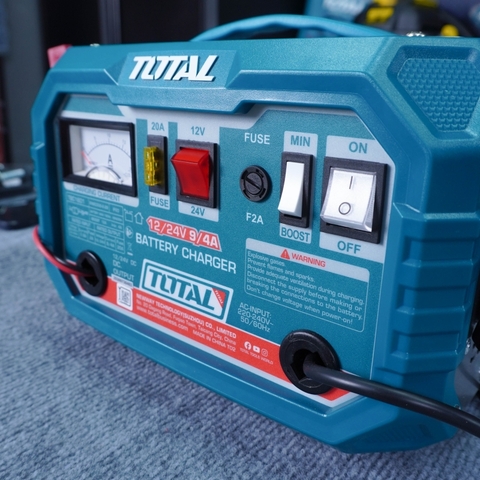 Máy sạc bình điện ắc qui TOTAL TBC1601