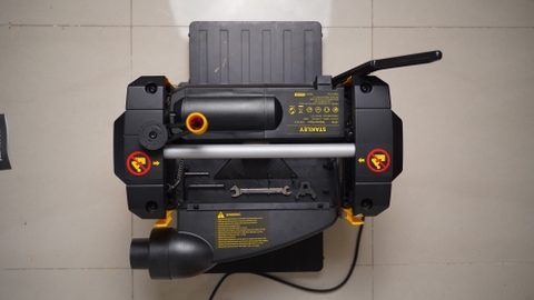 Máy Bào Cuốn Để Bàn Động Cơ Gắn Liền Stanley STP18-B1