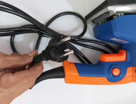 Máy chà nhám 320W WadFow WFA2501