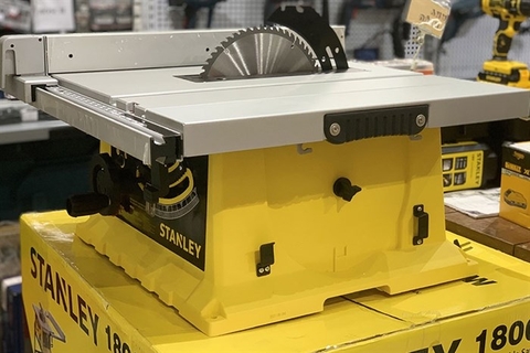 Máy Cưa Bàn 1800w Stanley SST1801-B1