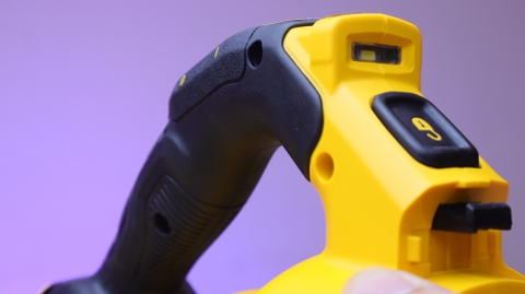 Máy Hút Bụi 20v Động Cơ Gắn Liền Dewalt DCV501LN-B1