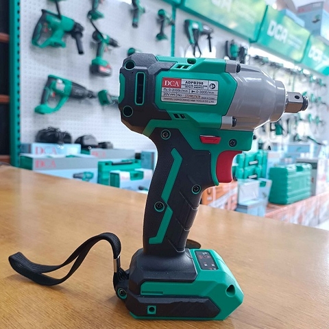 Máy siết buloong không chổi than dùng pin DCA ADPB998DM