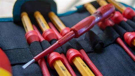 Bộ vít cách điện 12 món THKISD1201 Xsafe