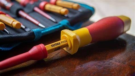 Bộ vít cách điện 12 món THKISD1201 gia rẻ