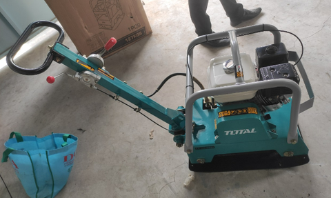 Máy đầm nén nền bê tông dùng dầu 4.5KW TP7125-4 chính hãng