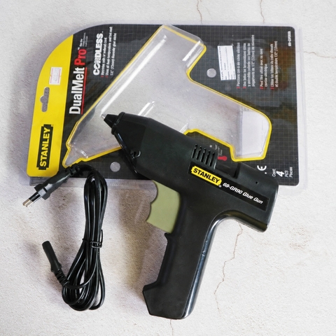 Súng Bắn Keo 40w Dùng Pin Đầu Tròn Stanley 69-GR90B-23