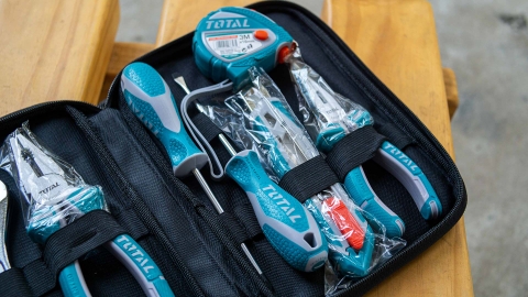 Bộ đồ nghề cầm tay 8 chi tiết Total THKTHP90086 Xsafe