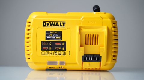 Sạc Nhanh 12ah DEWALT DCB117-KR