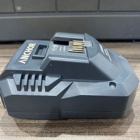 Sạc M20 – 20V Anchor Yamasu ANCHOR-CHARGER-20V