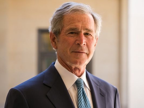 Hồi ký của cựu tổng thống Bush đắt khách