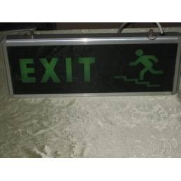 Đèn exit chỉ dẫn cầu thang