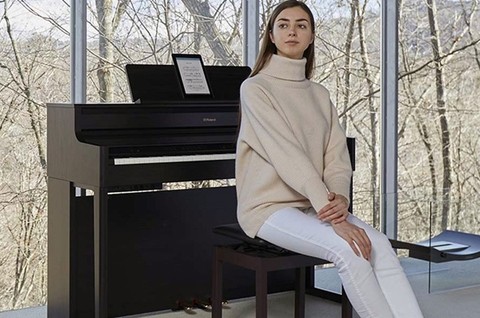 Năm sản xuất piano điện Roland