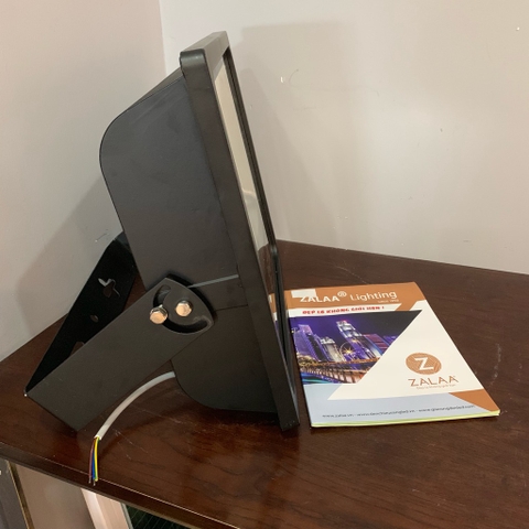 Đèn pha led rộng 250w vỏ đen mã số ZFR250 ZALAA