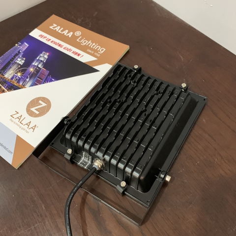 Đèn Pha LED 30W Chip COB bảng LED bảo hành 2 năm ZFR-30COB