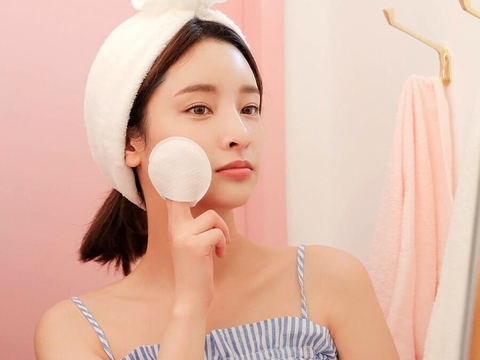 TẠI SAO CẦN TẨY TRANG HẰNG NGÀY? LƯU Ý QUAN TRỌNG KHI SỬ DỤNG SẢN PHẨM -  LAURA SUNSHINE - MỸ PHẨM NHẬT KIM ANH - NHÀ PHÂN PHỐI ĐỘC QUYỀN HUỲNH LẬP