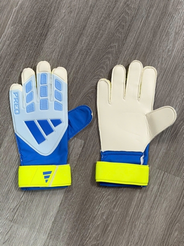 Găng tay Adidas Predator
