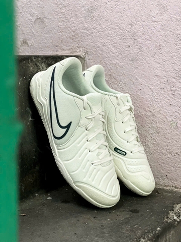 Nike JR Tiempo Legend 10 Academy IC 30